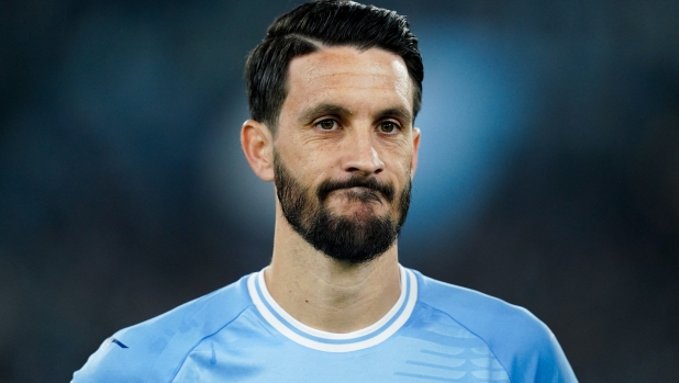 Luis Alberto of SS Lazio looks on during the Serie A match between SS Lazio and US Lecce at Stadio Olimpico, Rome, Italy on May 12, 2023.   (Photo by Giuseppe Maffia/NurPhoto) (Photo by Giuseppe Maffia / NurPhoto / NurPhoto via AFP)