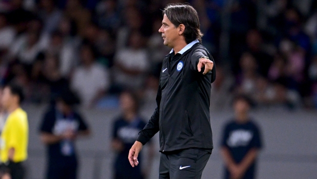 TOKYO, JAPAN - AUGUST 01: Head coach of Inter Simone Inzaghi gestures during the pre-season friendly match between Paris Saint-Germain and FC Internazionale on August 01, 2023 in Tokyo, Japan. (Photo by Mattia Ozbot - Inter/Inter via Getty Images)