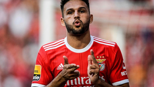 (FILES) Benfica's Portuguese forward Goncalo Ramos celebrates scoring his team's second goal during the Portuguese League football match between SL Benfica and CS Maritimo Funchal at the Luz stadium in Lisbon on September 18, 2022. Portuguese forward Goncalo Ramos has joined PSG on loan until the end of next season, with an option to buy, the capital club announced in a statement on August 7, 2023. (Photo by Patricia DE MELO MOREIRA / AFP)