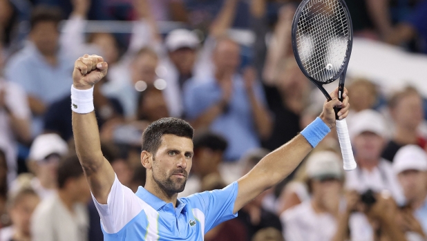 MASON, OHIO - AUGUST 19: ovak Djokovic of Serbia celebrates his win over Alexander Zverev of Germany during the semifinals of the Western & Southern Open at Lindner Family Tennis Center on August 19, 2023 in Mason, Ohio.   Matthew Stockman/Getty Images/AFP (Photo by MATTHEW STOCKMAN / GETTY IMAGES NORTH AMERICA / Getty Images via AFP)