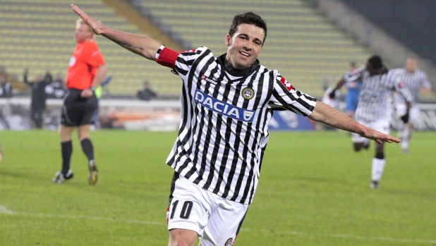 Udinese�s forward Antonio Di Natale celebrates after scoring  during their UEFA Cup round of 32 football match opposing Udinese to Lech Poznan on February 26, 2009 in Udine.  AFP PHOTO / ANTEPRIMA (Photo credit should read Anteprima/AFP via Getty Images)