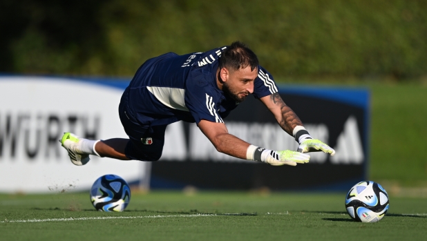 FLORENCE, ITALY - SEPTEMBER 05: Gianluigi Donnarumma of Italy in action during a Italy training session at Centro Tecnico Federale di Coverciano on September 05, 2023 in Florence, Italy. (Photo by Claudio Villa/Getty Images)