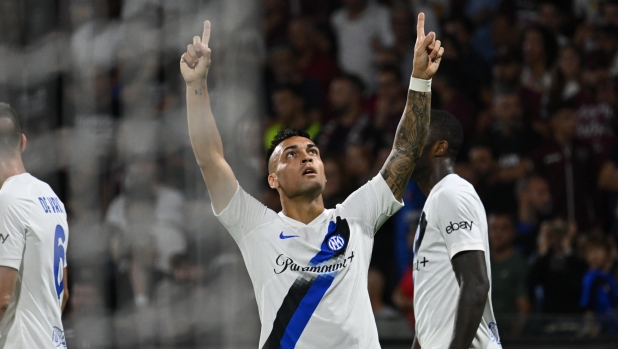 Inter's Lautaro Martinez jubilates after scoring the goal during the Italian Serie A soccer match US Salernitana vs FC Inter at the Arechi stadium in Salerno, Italy, 30 September 2023. ANSA/MASSIMO PICA
