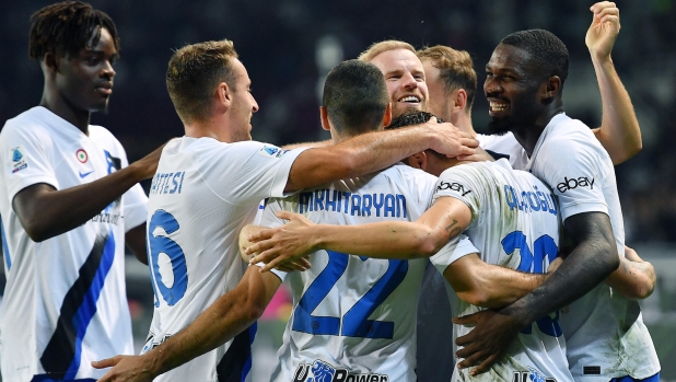 Inter's Hakan Chalanoglu jubilates after scoring the gol (0-3) during the italian Serie A soccer match Torino FC vs Inter FC at the Olimpico Grande Torino Stadium in Turin, Italy, 21 october 2023 ANSA/ALESSANDRO DI MARCO