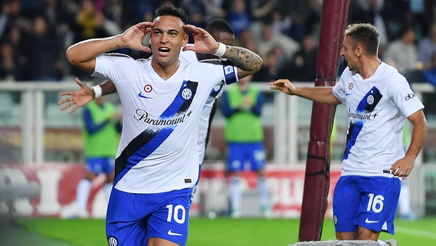 Inter's Lautaro Martinez score the gol (0-2) during the italian Serie A soccer match Torino FC vs Inter FC at the Olimpico Grande Torino Stadium in Turin, Italy, 21 october 2023 ANSA/ALESSANDRO DI MARCO