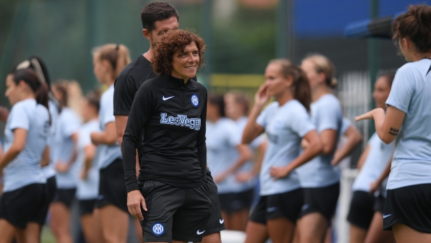 MILAN, ITALY - SEPTEMBER 13: Head Coach Rita Guarino of FC Internazionale Women smiles during the FC Internazionale Women training session at Konami Youth Development Center on September 13, 2023 in Milan, Italy. (Photo by Mattia Pistoia - Inter/Inter via Getty Images)