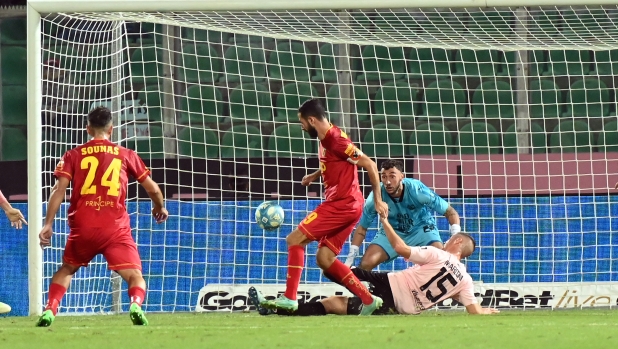 Foto Giovanni Isolino/LaPresse 01 Dicembre 2023 Palermo, Italia - sport, calcio - Palermo vs Catanzaro - Campionato di calcio Serie B 2023/2024 - Stadio Renzo Barbera.
Nella foto: goal 1-0  IEMMELLO PIETRO 

December 01, 2023 Palermo, Italy - sport, soccer - Palermo vs Catanzaro - Italian Football Championship League B 2023/2024 - Renzo Barbera stadium. In the pic:goal 1-0  IEMMELLO PIETRO