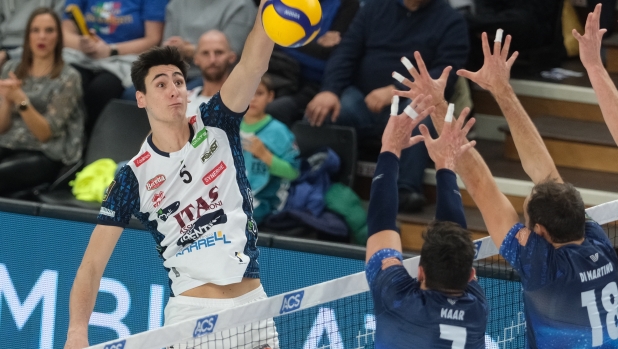 Alessandro Michieletto of ITAS Trentino Volley in action during the match between ITAS Trentino Volley and Mint Vero Volley Monza, regular season of Superlega Italian Volleball Championship 2023/2024 at Il T Quotidiano Arena on November 19, 2023, Trento, Italy. (Photo by Roberto Tommasini/NurPhoto) (Photo by Roberto Tommasini / NurPhoto / NurPhoto via AFP)