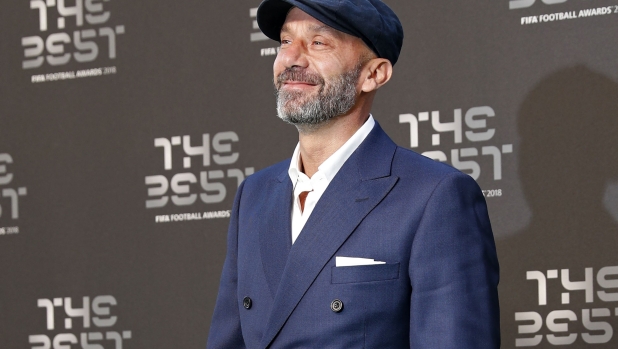 (FILES) In this file photo taken on September 24, 2018 Italian former player Gianluca Vialli poses for a photograph as he arrives for The Best FIFA Football Awards ceremony, on September 24, 2018 in London. - Former Juventus, Chelsea and Italy striker Gianluca Vialli has died aged 58 of pancreatic cancer, his former clubs announced on January 6, 2023. (Photo by Adrian DENNIS / AFP)