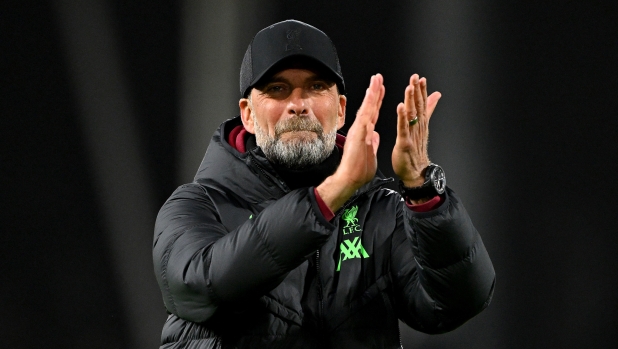 LONDON, ENGLAND - JANUARY 24: Juergen Klopp, Manager of Liverpool, applauds the fans after the Carabao Cup Semi Final Second Leg match between Fulham and Liverpool at Craven Cottage on January 24, 2024 in London, England. (Photo by Mike Hewitt/Getty Images)