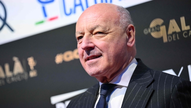 Inter Milan chief executive Giuseppe Marotta poses during a photocall prior the Italian Footballers' Association (AIC) Awards ceremony 2023 on December 04, 2023 in Milan. (Photo by Marco BERTORELLO / AFP)
