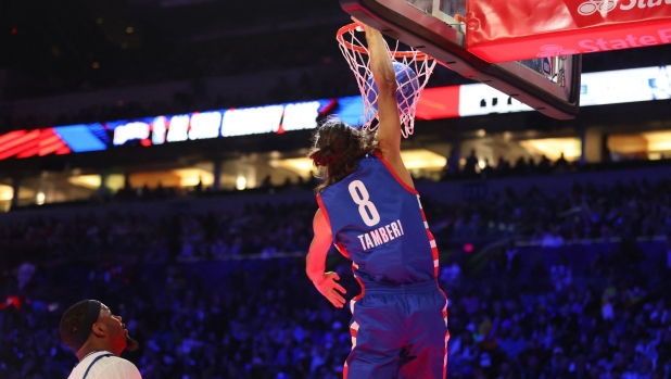 INDIANAPOLIS, INDIANA - FEBRUARY 16: Gianmarco Tamberi #8 of Team Stephen A. dunks the ball during the first half against Team Shannon during the Ruffles NBA All-Star Celebrity Game at Lucas Oil Stadium on February 16, 2024 in Indianapolis, Indiana. NOTE TO USER: User expressly acknowledges and agrees that, by downloading and or using this photograph, User is consenting to the terms and conditions of the Getty Images License Agreement.   Stacy Revere/Getty Images/AFP (Photo by Stacy Revere / GETTY IMAGES NORTH AMERICA / Getty Images via AFP)