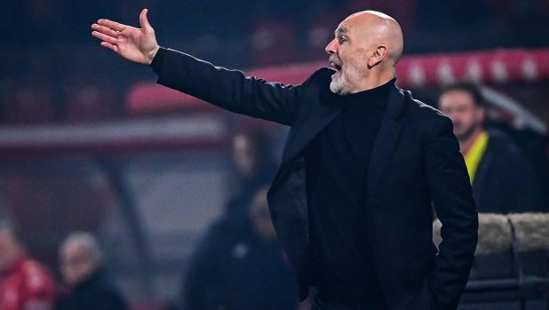 AC Milan's Italian coach Stefano Pioli reacts during the Italian Serie A football match between AC Monza and AC Milan at the Brianteo stadium in Monza, on February 18, 2024. (Photo by Piero CRUCIATTI / AFP)