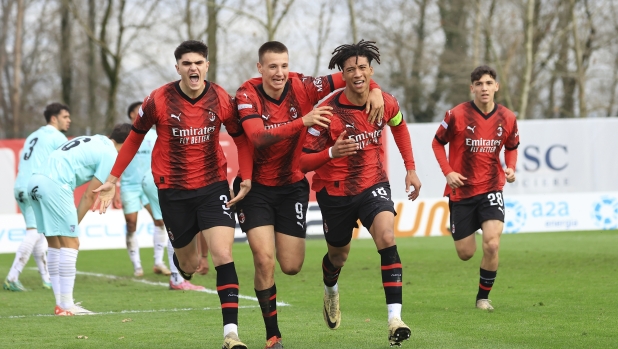 MILAN, ITALY - FEBRUARY 28: Kevin Zeroli of AC Milan celebrates after scoring the his team's second goal during the UEFA Youth League Round of 16 tie between AC Milan U19 and Braga U19 at Centro Sportivo Vismara on February 28, 2024 in Milan, Italy. (Photo by Giuseppe Cottini/AC Milan via Getty Images)
