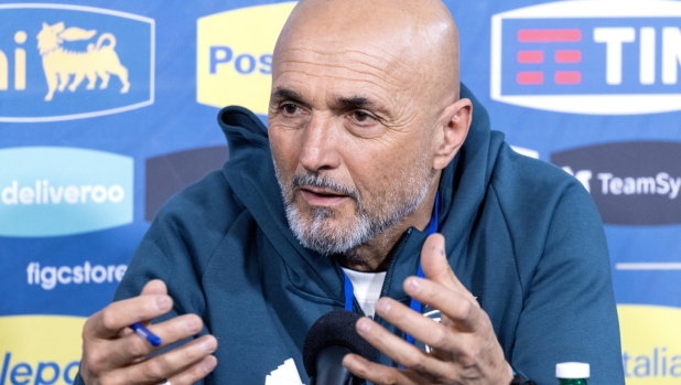 epa11232489 Head coach of Italy Luciano Spalletti speaks during a press conference in Fort Lauderdale, Florida, USA, 20 March 2024. The Italy will play against Venezuela in their friendly match on 21 March 2024.  EPA/CRISTOBAL HERRERA-ULASHKEVICH