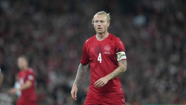 Simon Kjaer (Denmark)   looks on during Denmark and France at Parken,  Copenhagen, Denmark on 25 September 2022.  (Photo by Ulrik Pedersen/NurPhoto) (Photo by Ulrik Pedersen / NurPhoto / NurPhoto via AFP)