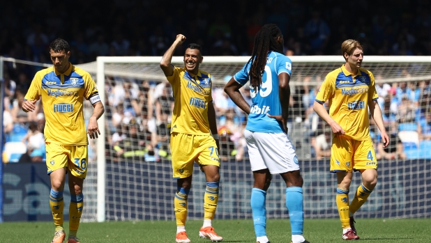 Frosinone's Walid Cheddira celebrates after scoring  2-2   during the Serie A soccer match between Napoli and Frosinone at the Diego Armando Maradona Stadium in Naples, north west Italy - Saturday, April 14 , 2024. Sport - Soccer .  (Photo by Alessandro Garofalo/Lapresse)