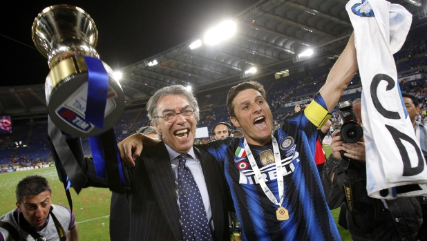 Festeggiamenti dei giocatori dell'Inter con il presidente Massimo Moratti al termine della finale di Coppa Italia Inter - Palermo, ieri 29 maggio 2011 a Roma. ANSA/ALESSANDRO DI MEO