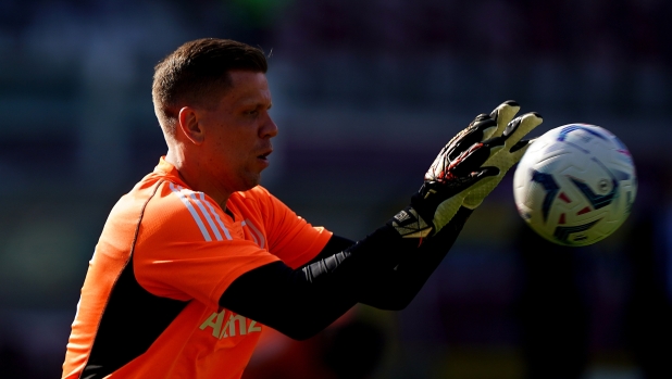 Fc Juventus's Wojciech Szczesny   before  the Serie A soccer  match between Torino and Juventus  at the Olympic Stadium Grande Torino  , north Italy - Saturday 13 , April , 2024. Sport - Soccer . (Photo by Spada/LaPresse)