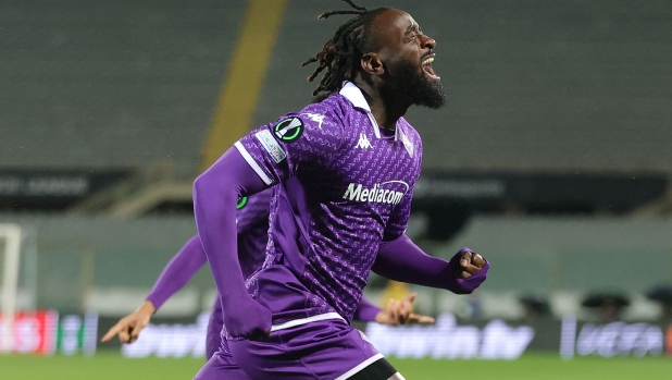 FLORENCE, ITALY - MAY 2: M'Bala Nzola of ACF Fiorentina celebrates after scoring a goal during the UEFA Europa Conference League 2023/24 Semi-Final first leg match between ACF Fiorentina and Club Brugge at Stadio Artemio Franchi on May 2, 2024 in Florence, Italy.(Photo by Gabriele Maltinti/Getty Images)