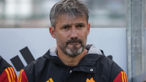 BIELLA, ITALY - MAY 13: Alessandro Spugna Head coach of AS Roma looks on during the Women's Serie A match between Juventus and AS Roma on May 13, 2024 in Biella, Italy. (Photo by AS Roma/AS Roma via Getty Images)
