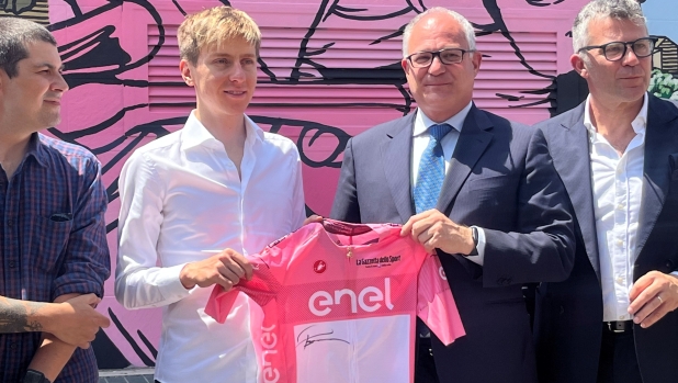 Tadej Pogacar, 25 anni, maglia rosa del Giro d'Italia 2024