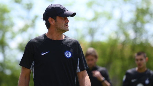MILAN, ITALY - MAY 18: Head Coach Cristian Chivu of FC Internazionale U19 looks on, in action during the Championship Primavera 1 match between FC Internazionale U19 and Atalanta U19 at the Konami Youth Development Center on May 18, 2024 in Milan, Italy. (Photo by Mattia Pistoia - Inter/Inter via Getty Images)