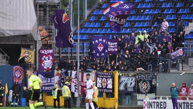 Fiorentina's supporters during the Italian Serie A soccer match Atalanta BC vs ACF Fiorentina at the Gewiss Stadium in Bergamo, Italy, 2 June 2024. ANSA/MICHELE MARAVIGLIA