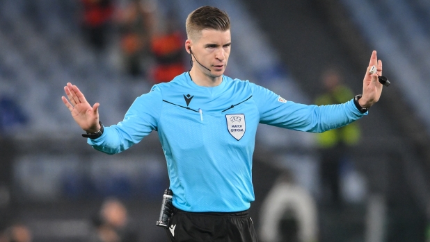 ROME, ITALY - MAY 02: The referee Francois Letexier during the UEFA Europa League 2023/24 Semi-Final first leg match between AS Roma and Bayer 04 Leverkusen at Stadio Olimpico on May 02, 2024 in Rome, Italy. (Photo by Fabio Rossi/AS Roma via Getty Images) (Photo by Fabio Rossi/AS Roma via Getty Images)