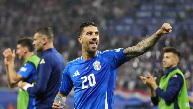 Italy's Mattia Zaccagni celebrates after a Group B match between Croatia and Italy at the Euro 2024 soccer tournament in Leipzig, Germany, Monday, June 24, 2024. (AP Photo/Petr David Josek)