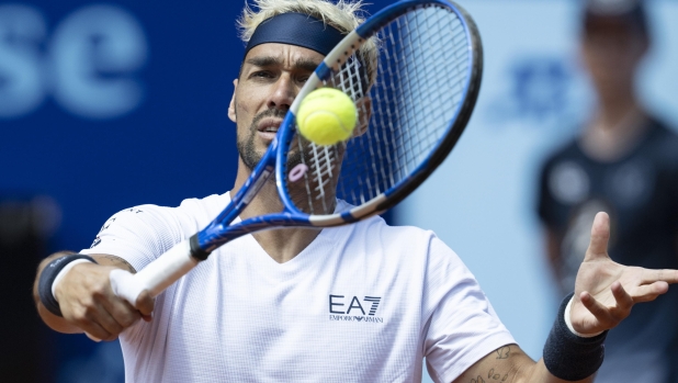 epa11479772 Fabio Fognini of Italy in action against Titouan Droguet of France at the ATP Swiss Open tennis tournament in Gstaad, Switzerland, 15 July 2024.  EPA/PETER SCHNEIDER
