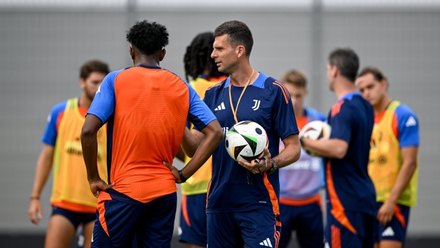 HERZOGENAURACH, GERMANY - JULY 21: Thiago Motta of Juventus during a training session on July 21, 2024 in Herzogenaurach, Germany.  (Photo by Daniele Badolato - Juventus FC/Juventus FC via Getty Images)