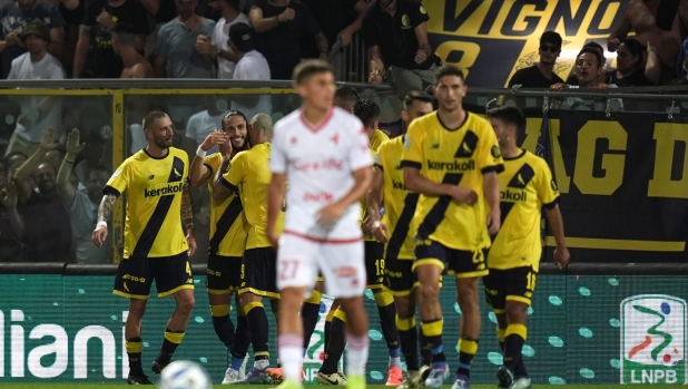 Modena?s Pedro Mendes celebrates after scoring the 1-0 goal for his team 2-1 during the Serie BKT 2024/2025 match between Modena and Bari at Alberto Braglia Stadium - Sport, Soccer - Modena, Italy - Friday August 23, 2024 (Photo by Massimo Paolone/LaPresse)