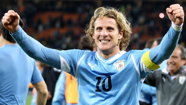 Forlan si racconta: "Con Agüero una connessione elettrica. Cannavaro? L'avversario più tosto"