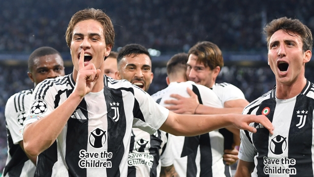 Juventus'  Kenan Yldiz jubilates after scoring the gol (1-0) during the Uefa Champions League soccer match Juventus  FC vs PSV Eindhoven at the Allianz Stadium in Turin, Italy, 17 September 2024 ANSA/ALESSANDRO DI MARCO