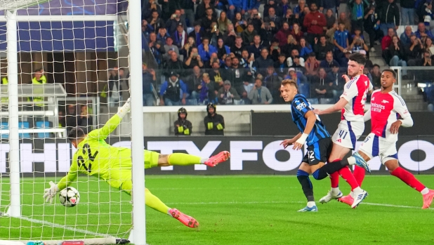 Atalanta?s Mateo Retegui penalty missed  during the Uefa Champions League soccer match between Atalanta and Arsenal at the Gewiss Stadium in Bergamo, north Italy -Thursday , September 19 2024. Sport - Soccer . (Photo by Spada/LaPresse)