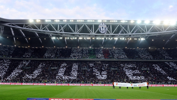 Supporters of Juventus FC during the Italian Serie A soccer match Juventus FC vs SSC Napoli at Juventus Stadium in Turin, Italy, 20 October 2012.
ANSA/DI MARCO