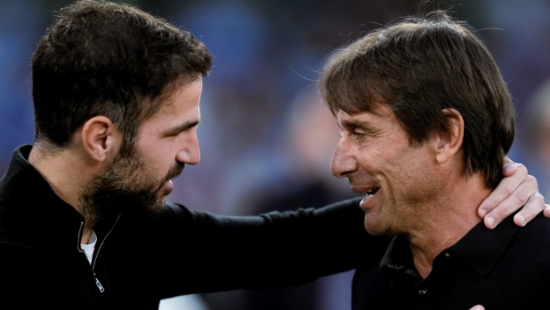 Cesc Fabregas head coach of Como 1907 and Antonio Conte Head Coach of SSC Napoli during the serie Serie A Enilive match between SSC Napoli and Como 1907 at Stadio Diego Armando Maradona on October 4, 2024 in Naples, Italy  (Photo by Giuseppe Maffia/NurPhoto) (Photo by Giuseppe Maffia / NurPhoto / NurPhoto via AFP)