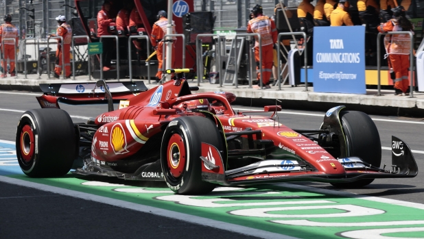 epa11683253 Spanish driver Carlos Sainz Jr of Scuderia Ferrari in action during the first practice of the Formula One Mexico Grand Prix at the Hermanos Rodriguez Racetrack in Mexico City, Mexico, 25 October 2024. The Formula One Mexico Grand Prix takes place on 27 October.  EPA/Jose Mendez