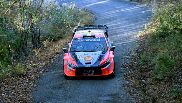 Thierry Neuville and his co-driver Martijn Wydaeghe of Belgium drive their Hyundai i20 N Rally1 Hybrid on SS15 Ena during the Rally Japan, the 13th and final round of 2024 FIA World Rally Championships, in Ena city, Gifu prefecture on November 23, 2024. (Photo by Toshifumi KITAMURA / AFP)