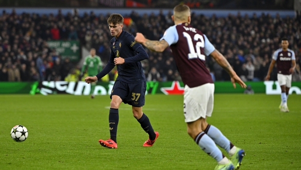 BIRMINGHAM, ENGLAND - NOVEMBER 27: Nicolo Savona of Juventus passes the ball during the UEFA Champions League 2024/25 League Phase MD5 match between Aston Villa FC and Juventus at Villa Park on November 27, 2024 in Birmingham, England. (Photo by Filippo Alfero - Juventus FC/Juventus FC via Getty Images)