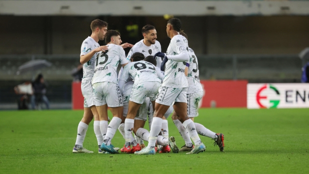 Empoli's Lorenzo Colombo jubilates after scoring the goal 1-4 during the Italian Serie A soccer match Hellas Verona vs Empoli FC at Marcantonio Bentegodi stadium in Verona, Italy, 8 December 2024.  ANSA/EMANUELE PENNACCHIO