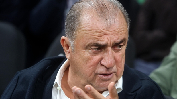 epa11047384 Panathinaikosâ?? new soccer team coach Fatih Terim during the Euroleague basketball match between Panathinaikos Athens and Red Star Belgrade in OAKA Indoor Stadium in Athens, Greece, 28 December 2023.  EPA/Georgia Panagopoulou