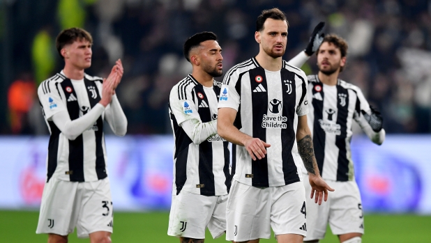 TURIN, ITALY - DECEMBER 29: Federico Gatti of Juventus reacts after the draw in the Serie A match between Juventus and Fiorentina at Allianz Stadium on December 29, 2024 in Turin, Italy. (Photo by Valerio Pennicino/Getty Images)