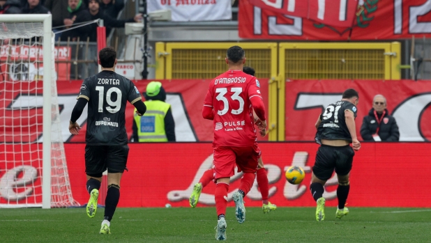 Cagliari's forward Roberto Piccoli scores goal during the Italian Serie A soccer match between AC Monza and Cagliari at U-Power Stadium in Monza, Italy, 5 January 2025. ANSA / ROBERTO BREGANI