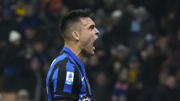 Inter Milan's Lautaro Martinez celebrates after scoring during a Serie A soccer match between Inter Milan and Bologna the San Siro stadium in Milan, Italy, Wednesday, Jan. 15, 2025. (AP Photo/Luca Bruno)    Associated Press / LaPresse Only italy and Spain