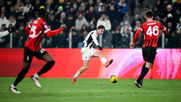 TURIN, ITALY - JANUARY 18: Andrea Cambiaso of Juventus kicks the ball during the Serie A match between Juventus and AC Milan at Allianz Stadium on January 18, 2025 in Turin, Italy. (Photo by Daniele Badolato - Juventus FC/Juventus FC via Getty Images)