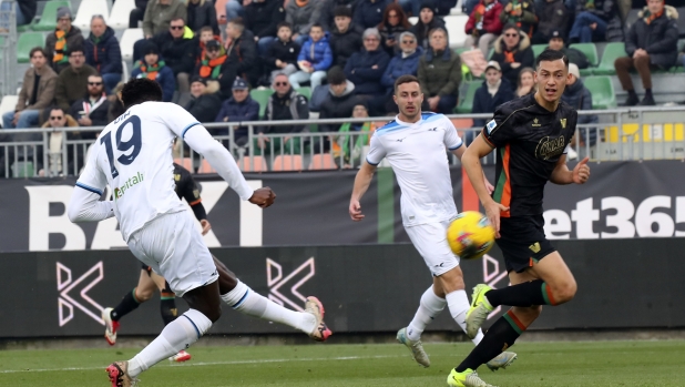 Lazios Boulaye Dia In action during the  Serie A enilive soccer match between Venezia and Lazio at the  Pier Luigi Penzo Stadium, north Est Italy -Saturday February 22, 2025. Sport - Soccer (Photo by Paola Garbuio /Lapresse)