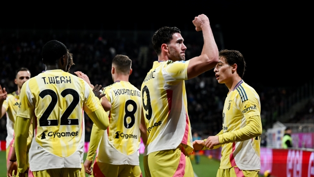 CAGLIARI, ITALY - FEBRUARY 23: Dusan Vlahovic of Juventus celebrates 0-1 goal during the Serie A match between Cagliari and Juventus at Sardegna Arena on February 23, 2025 in Cagliari, Italy. (Photo by Daniele Badolato - Juventus FC/Juventus FC via Getty Images)