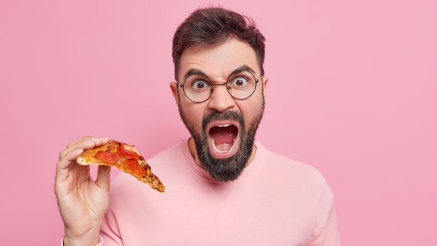 Ubriacarsi mangiando pizza? Può succedere: è la sindrome da auto-fermentazione